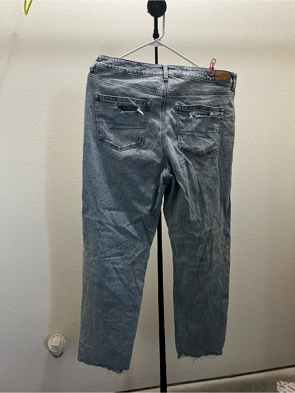 American Eagle Outfitters Women's Relaxed Distressed Jeans in Light Blue